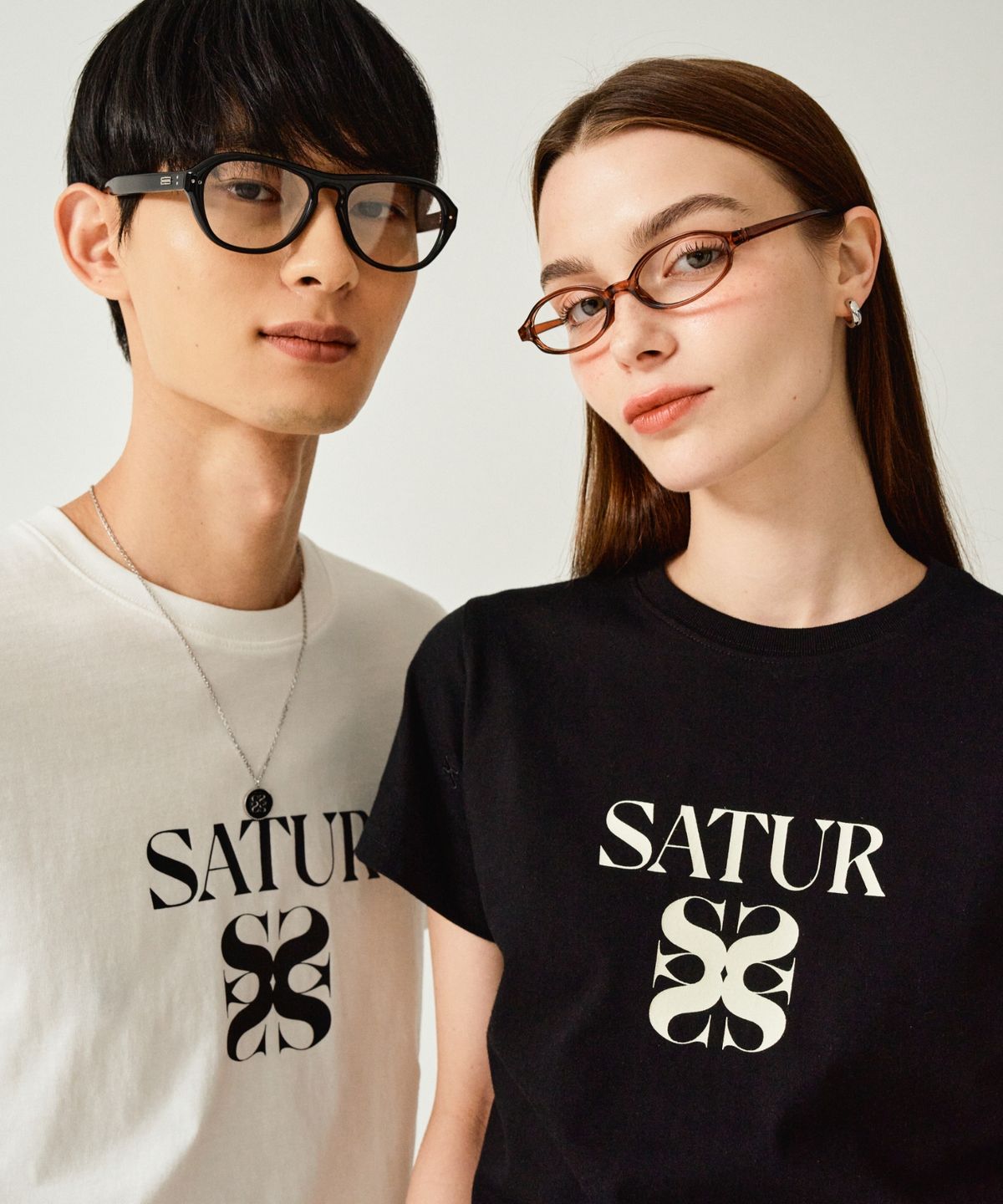 [SATUR] classic logo short sleeve t-shirt 2色 カップルアイテム  夏ファッション