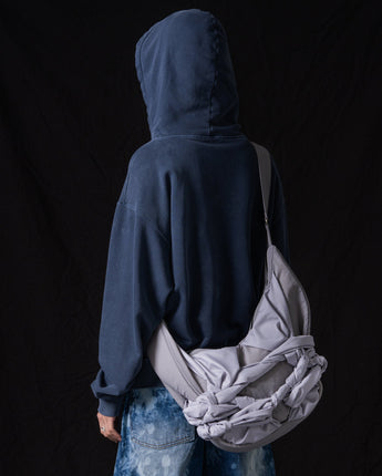 [IUGAMAKARAS] Knotted Shoulder Bag (Nylon-Silver) 新商品 デイリー 男女共用 - コクモト KOCUMOTO
