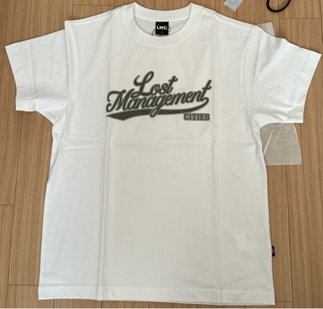 [LMC] 24S/S BASEBALL SCRIPT TEE 3色 新商品 カップルアイテム 夏ファッション - コクモト KOCUMOTO