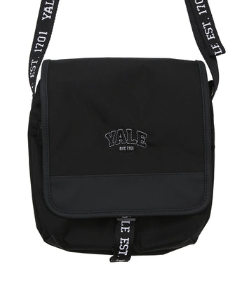 [YALE] SMALL 2 TONE ARCH SPORTS FLAP CROSS BAG 新学期 デイリーバッグ - コクモト KOCUMOTO