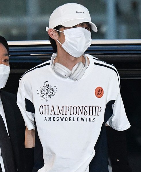 [AMES-WORLDWIDE] 韓国アイドルを着用 23 S/S 韓国人気 CHAMPIONSHIP TEE [3色] 男女共用 ルセラフィム - コクモト KOCUMOTO