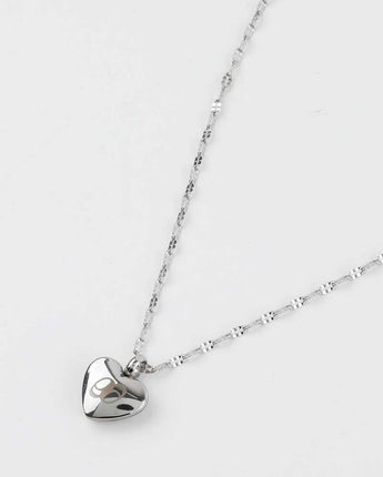 [as on] HEART LOGO NECKLACE 新商品 韓国ファッション 韓国人気 大学生 学生ファッション ストリートファッション 贈り物 - コクモト KOCUMOTO