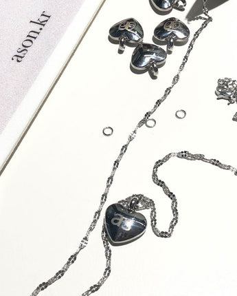 [as on] HEART LOGO NECKLACE 新商品 韓国ファッション 韓国人気 大学生 学生ファッション ストリートファッション 贈り物 - コクモト KOCUMOTO