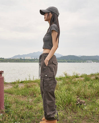 [as on] TAUNTON STRING CARGO PANTS 3色 新商品 男女共用 韓国ファッション 韓国人気 大学生 ストリートファッション 贈り物 - コクモト KOCUMOTO