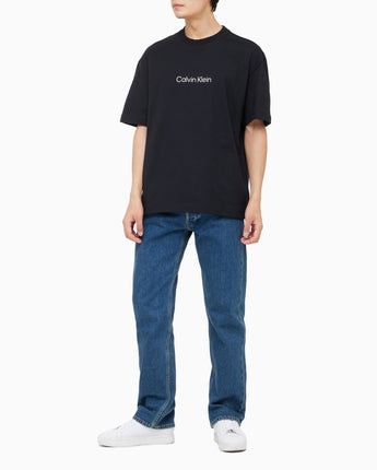 [CALVIN KLEIN] リラックスフィットスタンダードロゴ半袖Tシャツ - コクモト KOCUMOTO