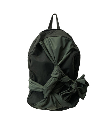 [IUGAMAKARAS] Knotted Backpack (Olive Green) 韓国人気 ストリートファッション - コクモト KOCUMOTO