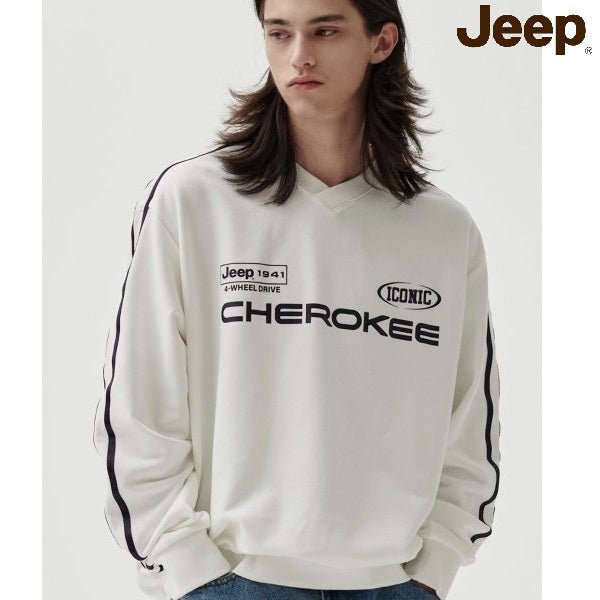 [JEEP] CHEROKEE Racing V-neck Sweatshirt _ WHITE (JO5TSU827WH) 韓国ファッション カップルアイテム - コクモト KOCUMOTO