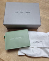 [JILLSTUART] [Gelato] Leather petite charm 装飾 2段 bifold wallet _ MINT - コクモト KOCUMOTO