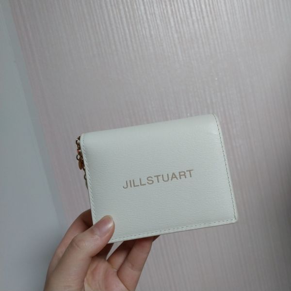 [JILLSTUART] Ivory Leather Petit Charms Bifold Wallet - コクモト KOCUMOTO