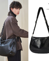 [LEATHERY] CRACKED CROSS-BAG [BLACK] 新商品 デイリーバッグ 男女共用 - コクモト KOCUMOTO