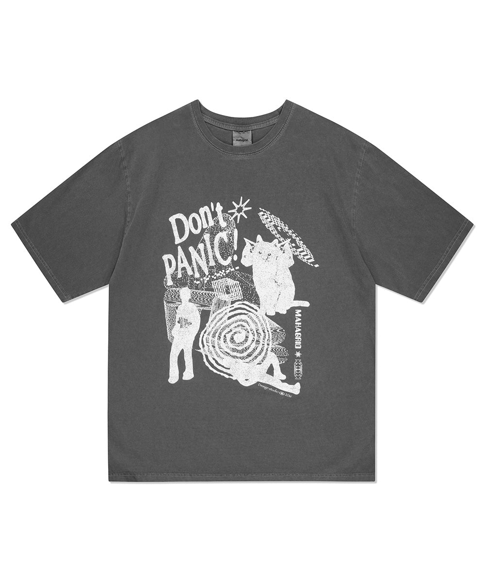 [MAHAGRID] DON’T PANIC PIGMENT TEE CHARCOAL - コクモト KOCUMOTO