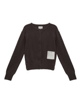 [MATIN KIM] [韓国人気] TYPO PATCH ROUND CARDIGAN IN BROWN - コクモト KOCUMOTO