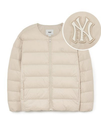 [MLB] Basic U-neck goose lightweight padding _NY (Mg.Sand) (3ADJB1536-50SAM) グースダウン - コクモト KOCUMOTO