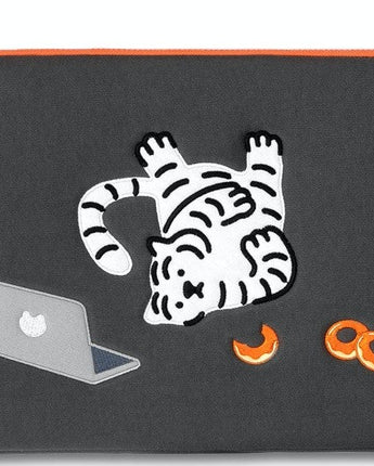 [MUZIK TIGER] Doughnut Tiger Laptop / Tablet Pouch / 9.7-17inch - コクモト KOCUMOTO