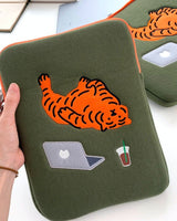 [MUZIK TIGER] Lazy tiger Laptop / Tablet Pouch / 9.7-17inch - コクモト KOCUMOTO