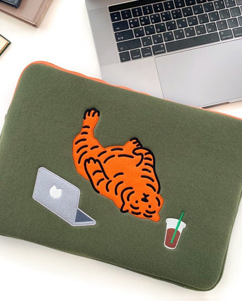 [MUZIK TIGER] Lazy tiger Laptop / Tablet Pouch / 9.7-17inch - コクモト KOCUMOTO