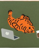 [MUZIK TIGER] Lazy tiger Laptop / Tablet Pouch / 9.7-17inch - コクモト KOCUMOTO