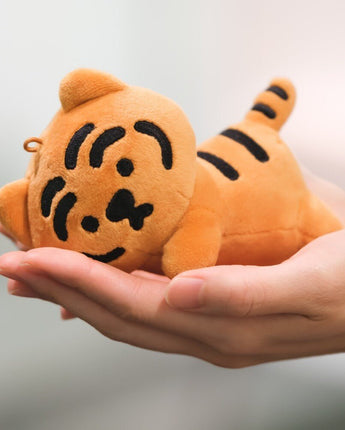 [MUZIK TIGER] Lying Tiger Doll Keyring バッグ キーホルダー 人形 キャラクター 無職タイガー - コクモト KOCUMOTO