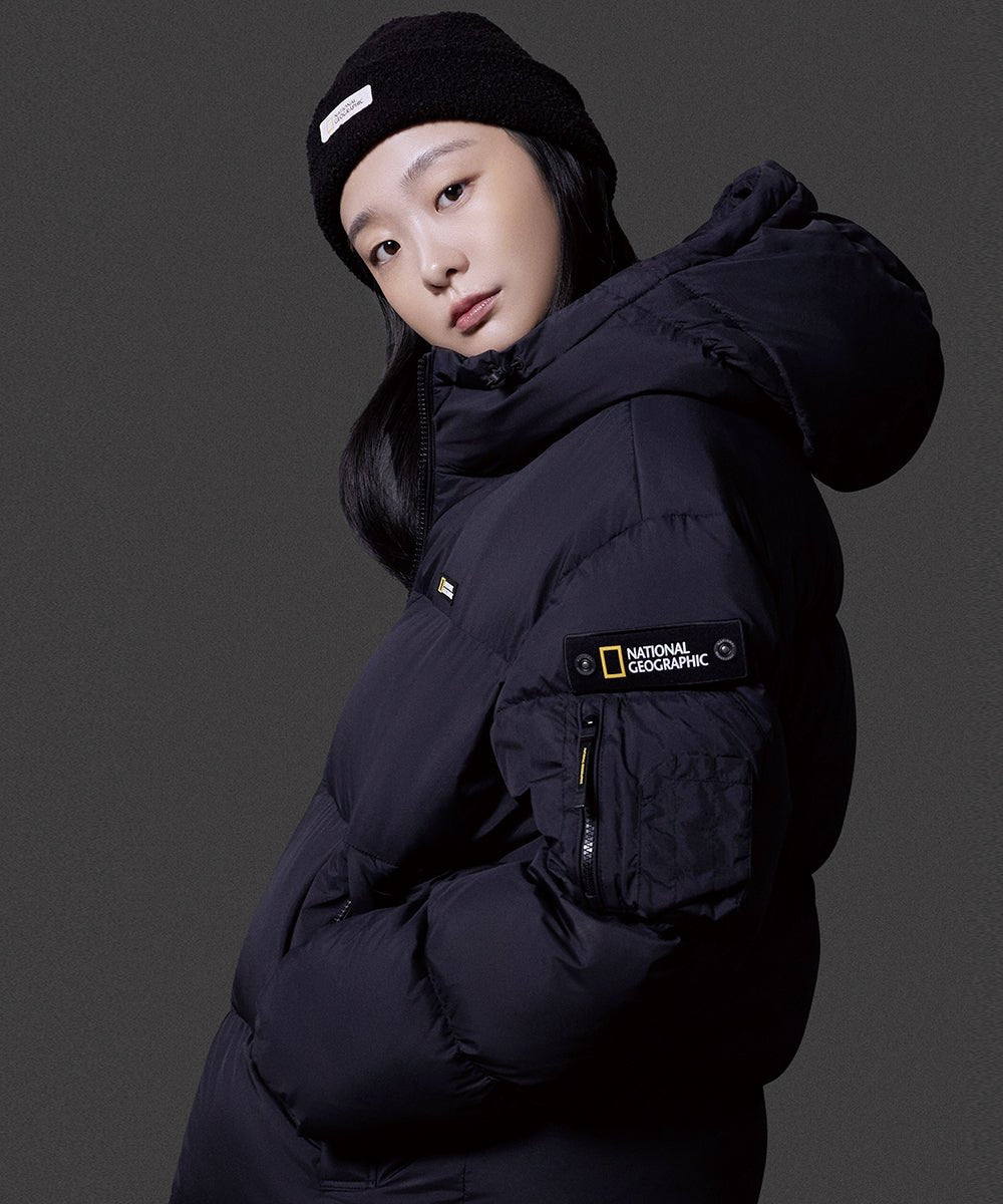 [NATIONAL GEOGRAPHIC] Women's Golden Mole short length goose down hoodie jumper_ CARBON BLACK (N234WDW820) - コクモト KOCUMOTO