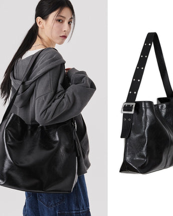 [Raucohouse] Grommet wide-strap shoulder bag (UNISEX) 新商品 韓国人気 韓国ファッション ストリートファッション ショルダーバッグ デイリーバッグ 学生バッグ - コクモト KOCUMOTO