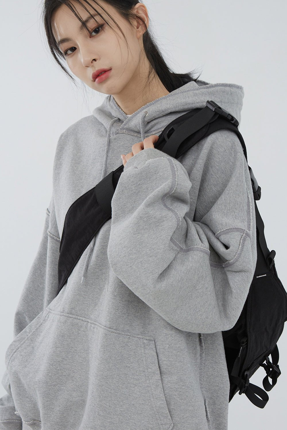 [raucohouse] Nylon buckle messenger bag 2色 新商品 デイリー 男女共用 - コクモト KOCUMOTO