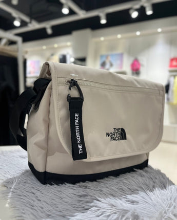 [THE NORTH FACE] MESSENGER BAG M _ CREAM (NN2PP77K) 新学期 - コクモト KOCUMOTO