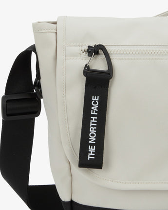 [THE NORTH FACE] MESSENGER BAG M _ CREAM (NN2PP77K) 新学期 - コクモト KOCUMOTO