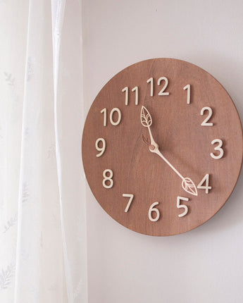 [ticktok studio] Oval leaf milk/brown interior Wall clock 2色 韓国の人気 ホームデコ 贈り物 - コクモト KOCUMOTO