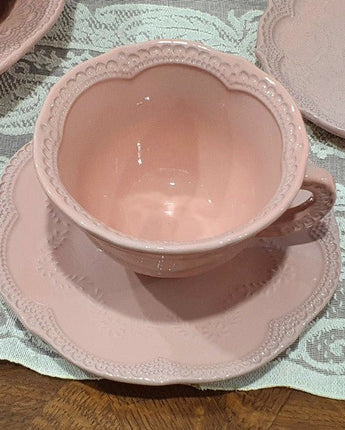 [VBC CASA] Lace tea cup + saucer 4色 マグカップ 食器セット 韓国人気 家の贈り物 誕生日プレゼント キッチン用品 陶器 高級インテリア - コクモト KOCUMOTO