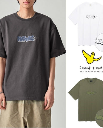 [WHAT IT ISNT] Tone On Tone Typo Logo Short Sleeve 3色 デイリー 韓国人気 男女共用 - コクモト KOCUMOTO